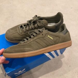 Adidas Samba Men's Sneakers in Olive